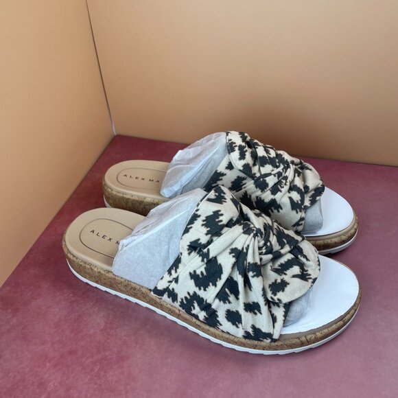 ALEX MARIE LEANNE KNOT DETAIL SLIDE SANDALS (7) - Picture 8 of 16